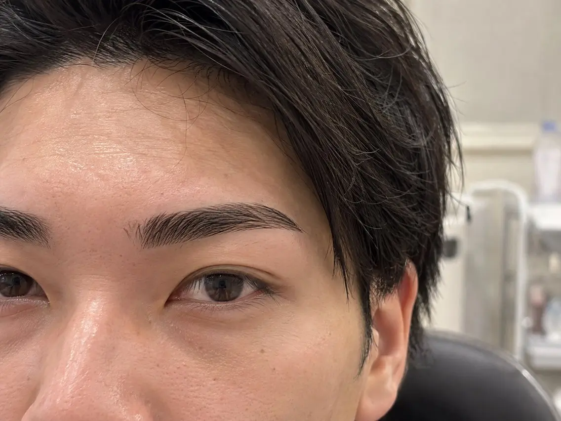メンズ眉毛WAXの写真