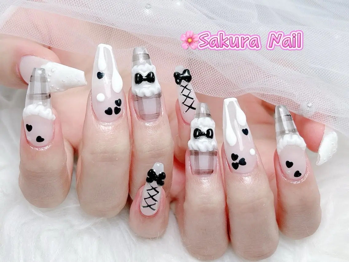 ネイル アートネイル オーロラネイル ボルドー チークネイル フレンチネイル ハンドネイル Sakura Nail Salonのネイルデザイン