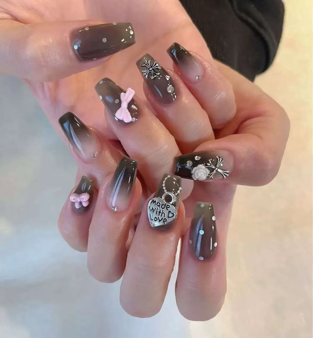 ネイル フラワーネイル フレンチネイル ジェルネイル ガラスフレンチ ハート ハンドネイル BabyYouMi nailのネイルデザイン