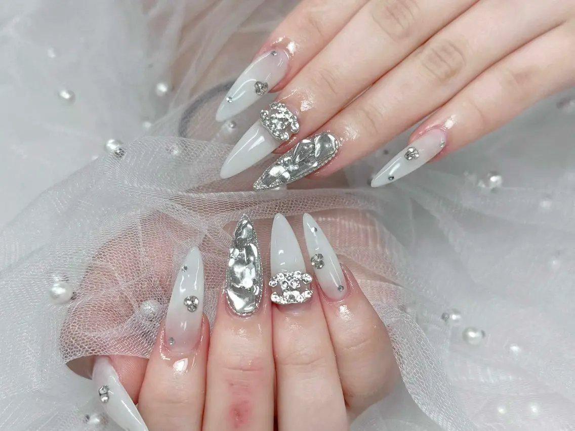 ネイル ハンドネイル ハンドケア Nova Nail Nambaのネイルデザイン