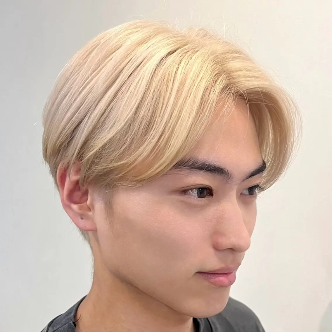 カラー メンズ ハイトーン♡ のぐちまおのヘアスタイル