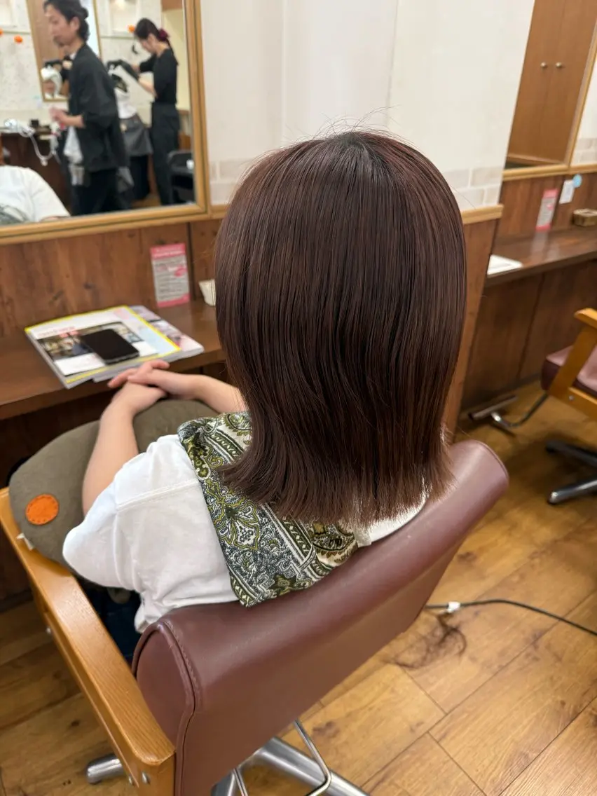 ミディアム ボブ レイヤーカット 外ハネヘア トップヘアー中庄 えみぃのヘアスタイル