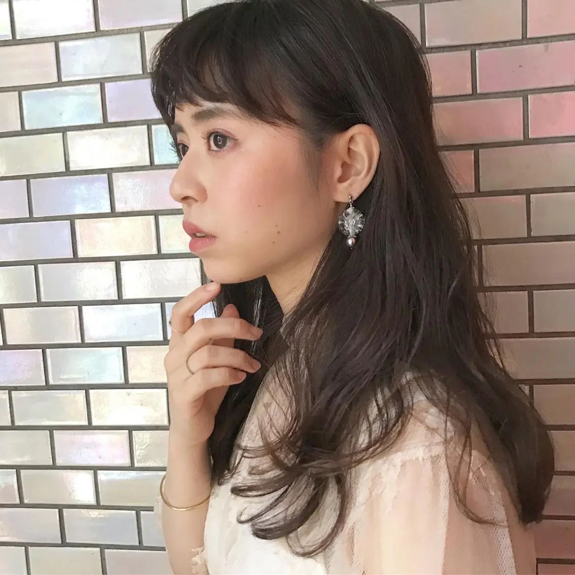 ロング 顔周りカット 伊 杏のヘアスタイル