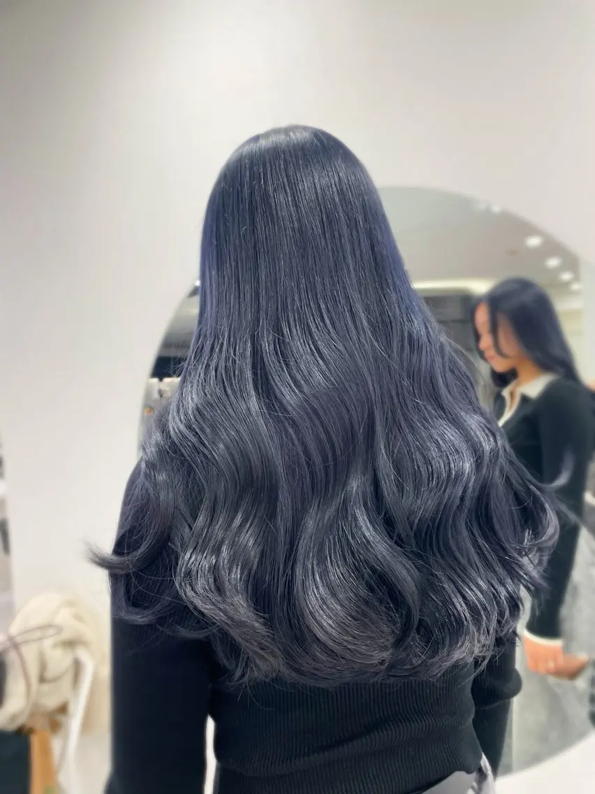 カラー ヘアカラー トリートメント 🤍ハイトーン寒色 🤍MADOKAのヘアスタイル