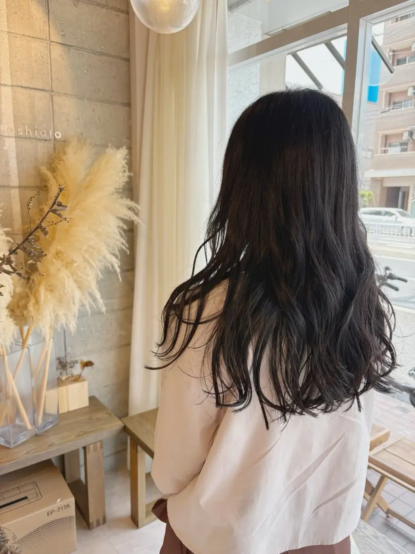 ロング カット トリートメント 中村 潮音のヘアスタイル