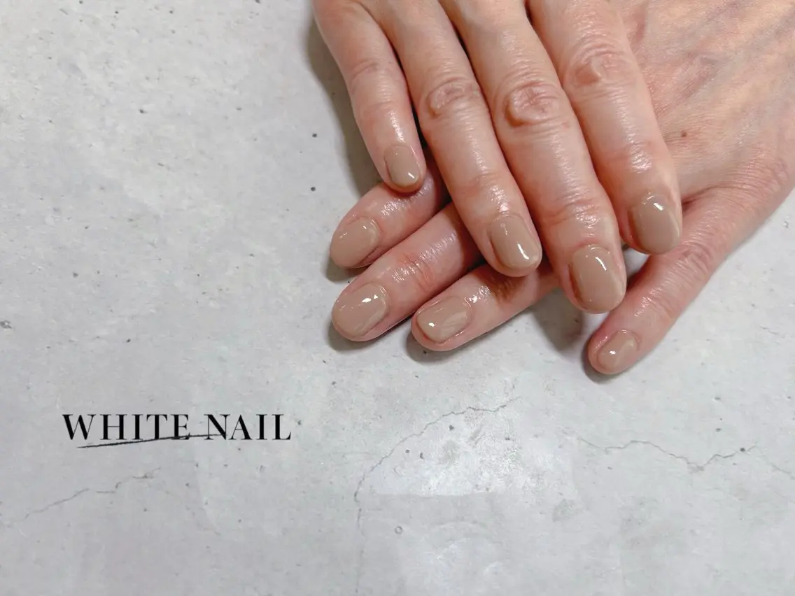 ネイル シンプルネイル ハンドネイル WHITE NAIL ホワイトネイルのネイルデザイン