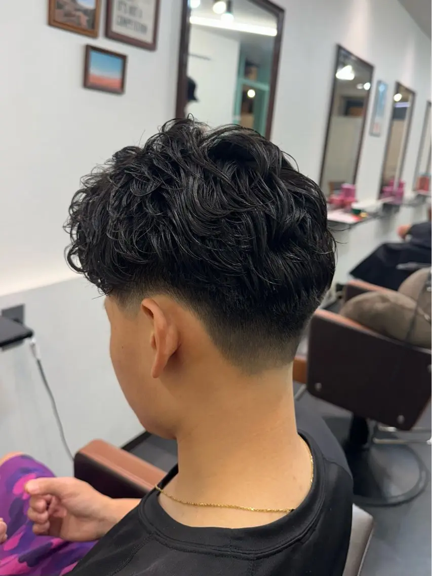 パーマ メンズ フェードカット メンズパーマ カット パーマ MOMO 💕💕のヘアスタイル