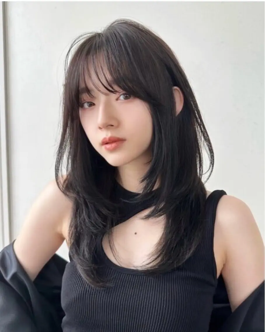 セミロング カラー ハッシュカット ハイレイヤー 韓国風ヘア レイヤーカット カット ヘアカラー トリートメント 川口開世 cut/permのヘアスタイル