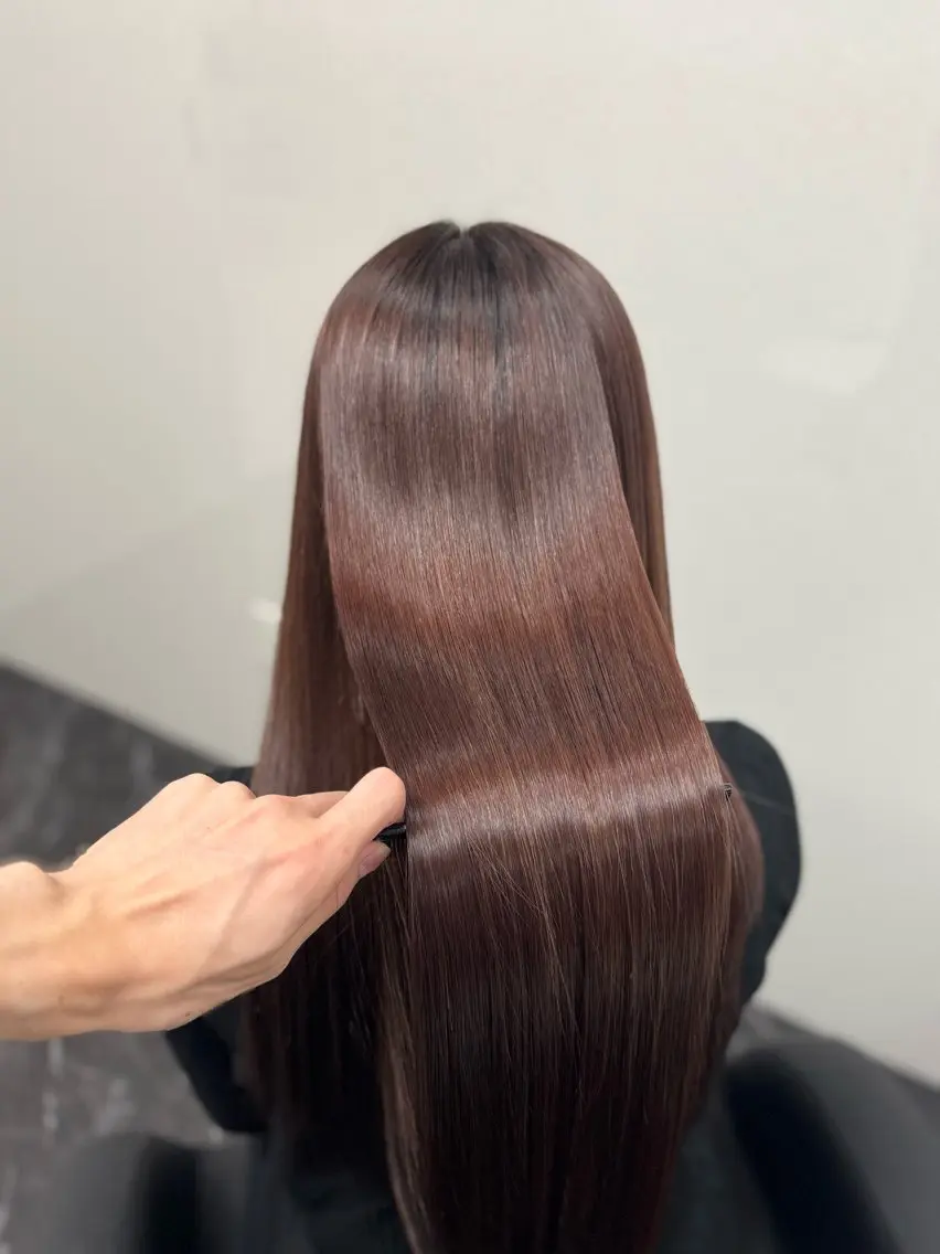 ロング カラー パーマ ヘアアレンジ メンズ キッズ メンズ韓国風 黒髪 ブルーカラー ブルーブラック レッドカラー 髪質改善Ⅰ透明感 艶カラーⅠたつやのヘアスタイル