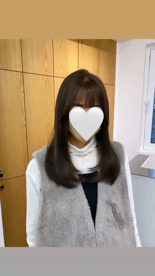 セミロング レイヤーカット 縮毛矯正 濱﨑 紅葉のヘアスタイル