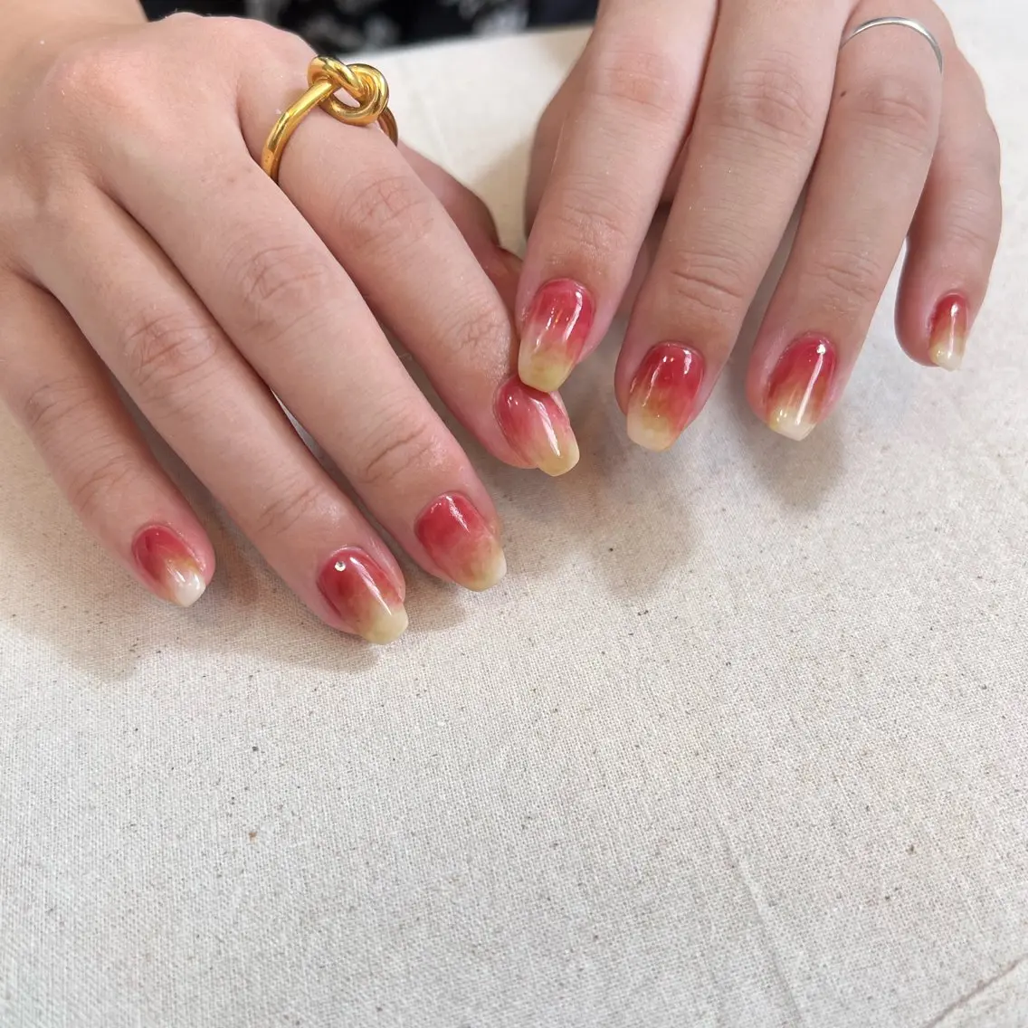 ネイル ボルドー ニュアンスネイル ハンドネイル pointillé .ayaのネイルデザイン