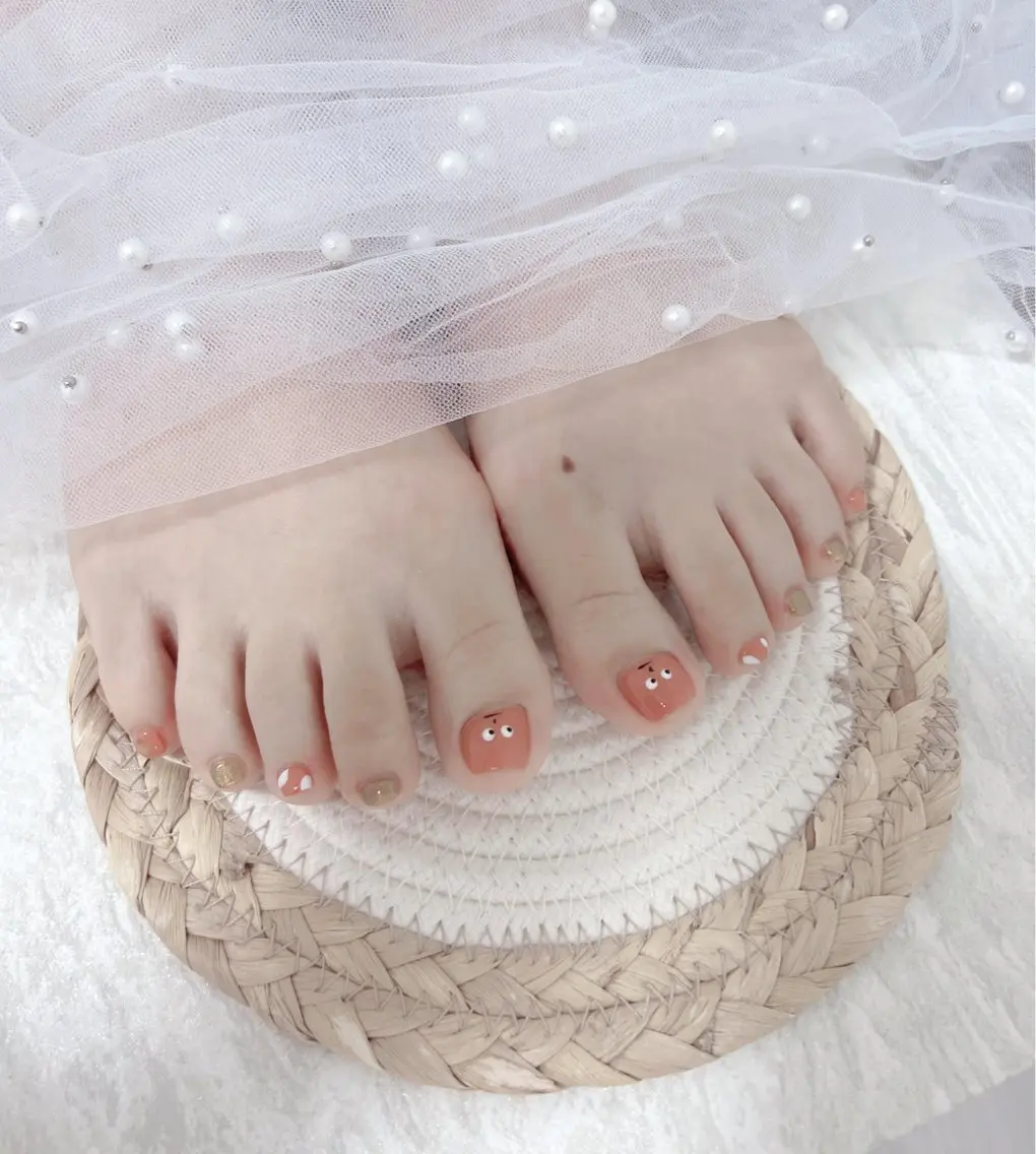 ネイル フットネイル uu ネイルサロン関内🌼のネイルデザイン
