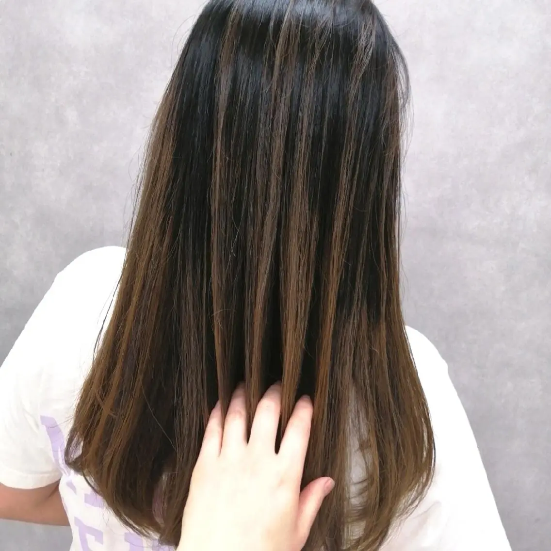 ロング カラー バレイヤージュ グレージュ モカグレージュ レイヤーカット hase _のヘアスタイル