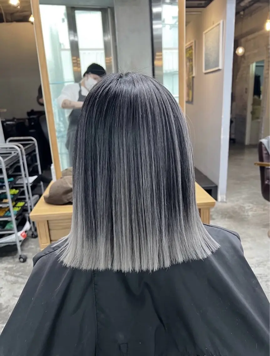 ショート カラー バレイヤージュ シルバー ホワイトシルバー レイヤーカット カット ヘアカラー トリートメント 指名数No.1 /NAOYAのヘアスタイル