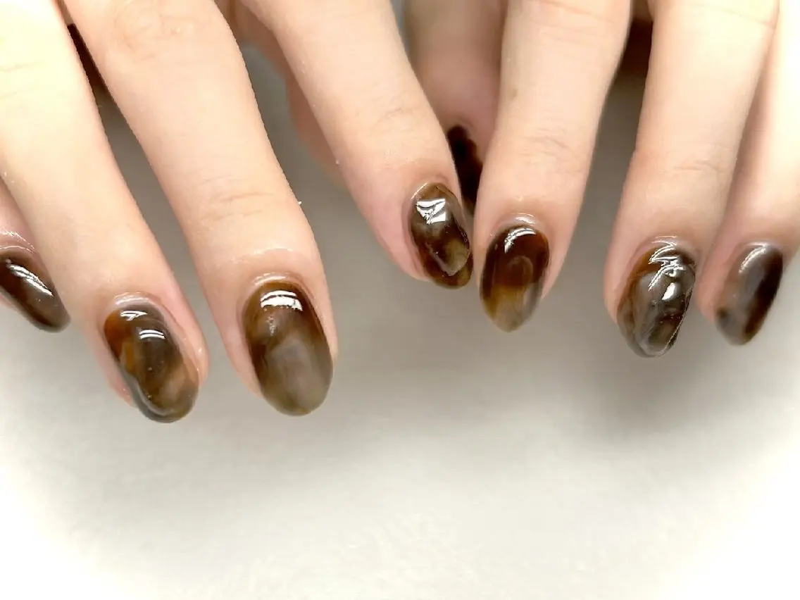 ネイル ブラウン クリアネイル ニュアンスネイル ぷっくりネイル JULIE NAILのネイルデザイン