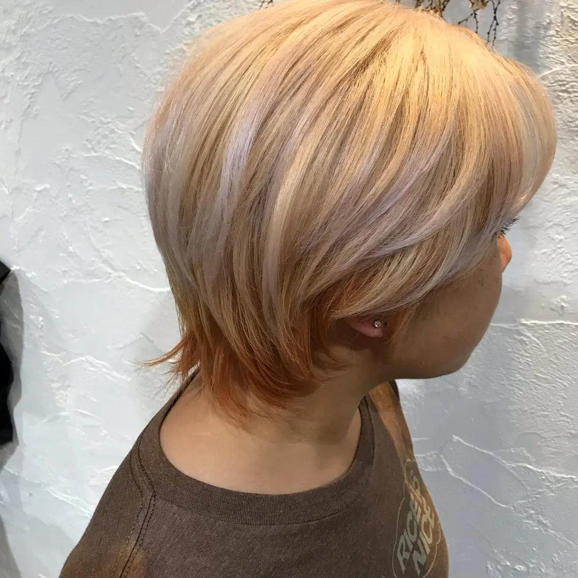 カラー ブリーチ ハイトーンカラー オレンジ Keshiki大名 安部 真輝のヘアスタイル