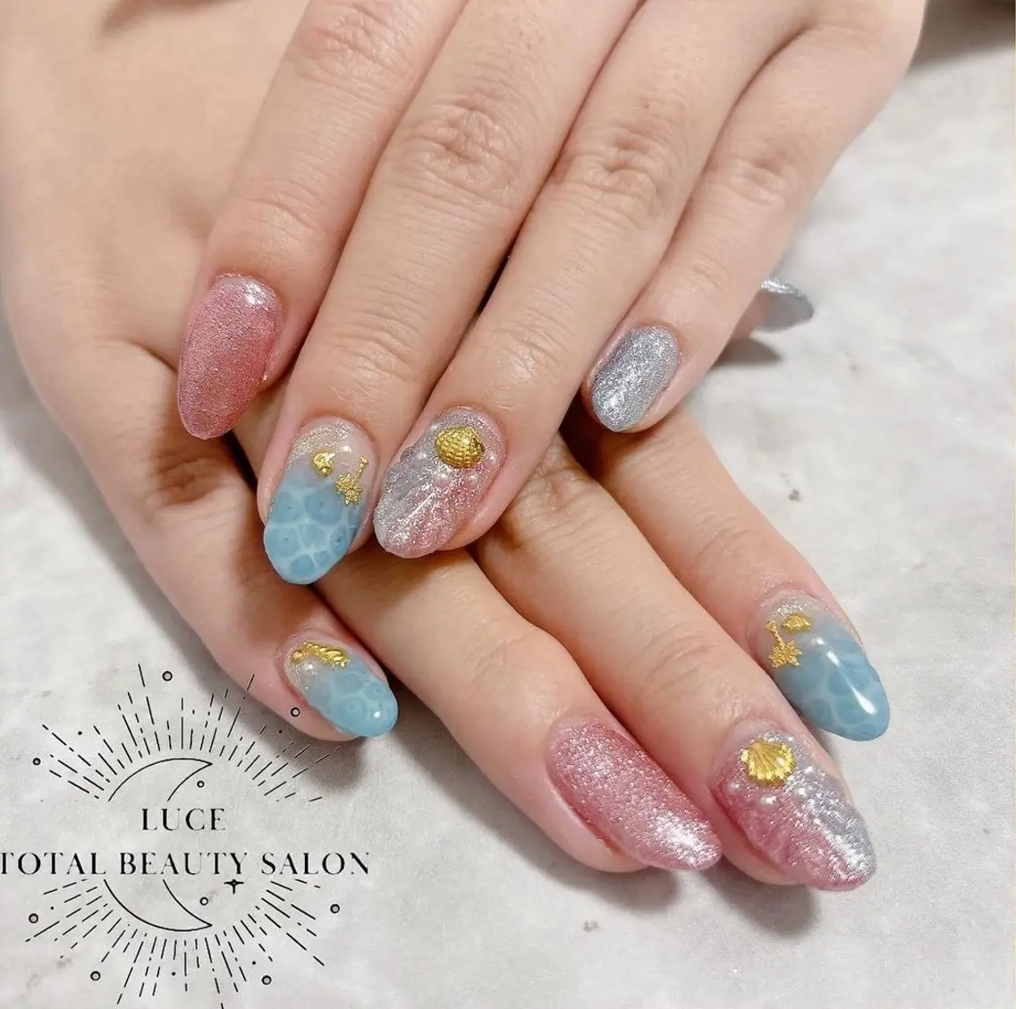 ネイル ハンドネイル フットネイル LUCE 伊藤 光梨のネイルデザイン