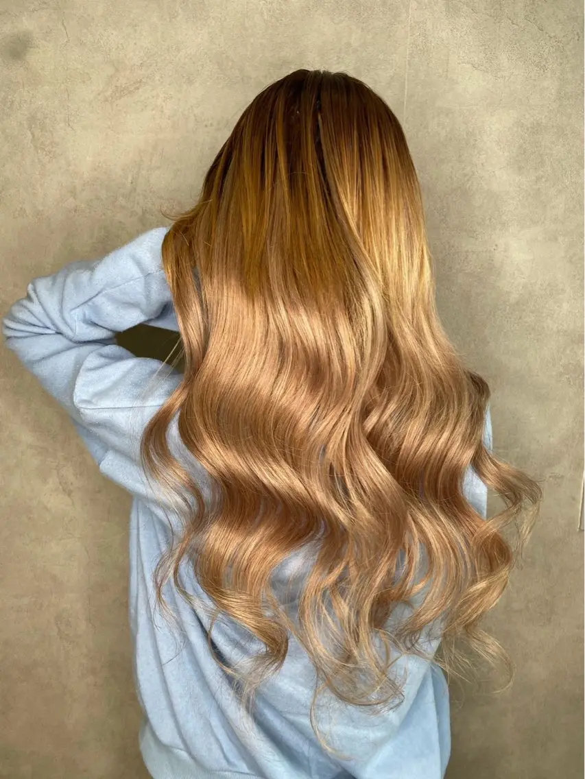 ロング カラー エクステ 佐々木 りあのヘアスタイル