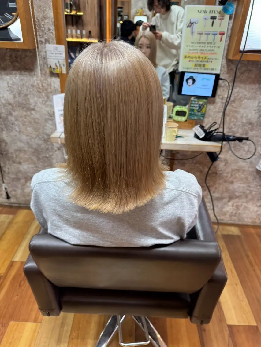 カラー ベージュカラー ミルクティーベージュ まりん /イエローコーンのヘアスタイル