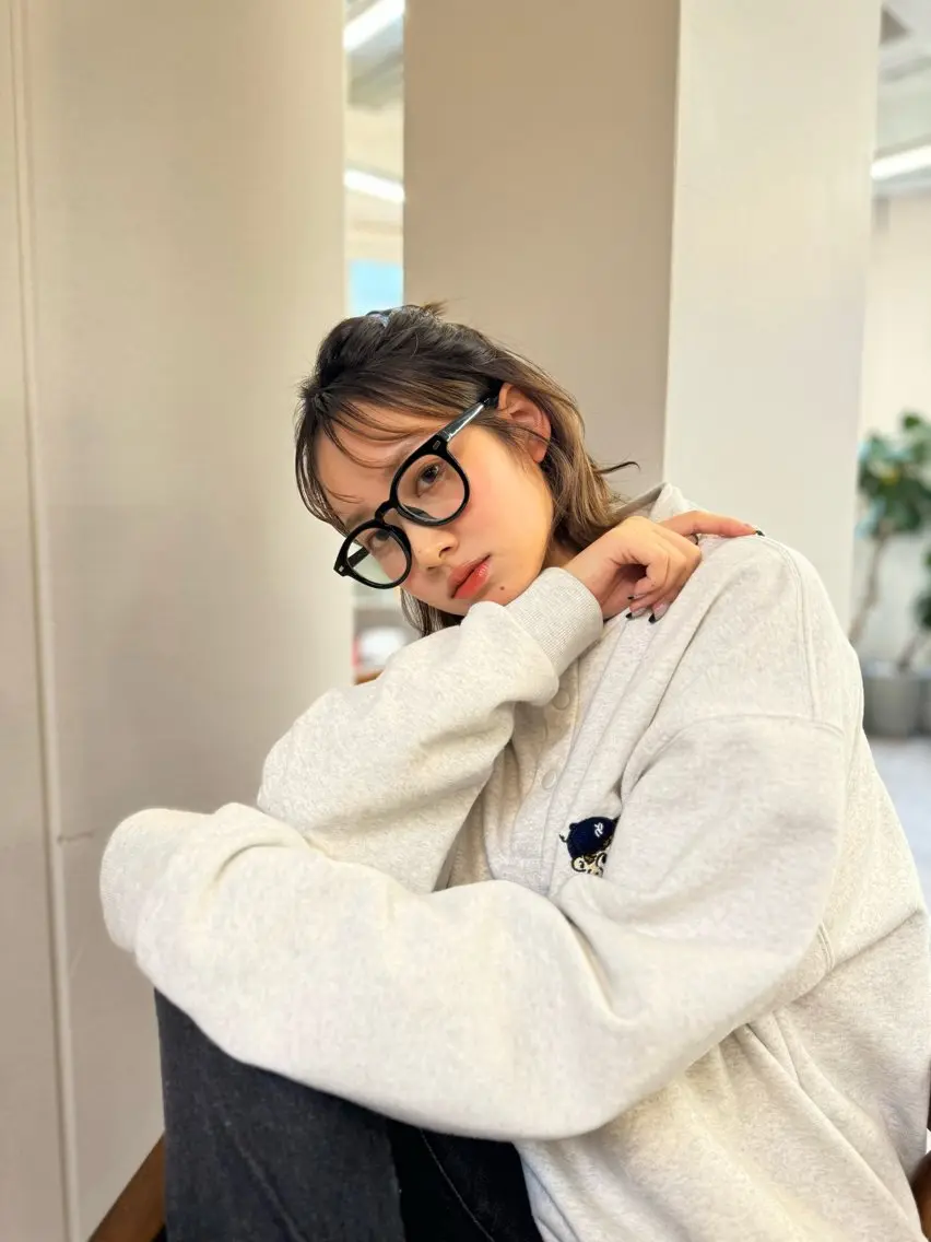 ミディアム ボブ ヘアカラー 顔まわりレイヤー 透明感カラー🩵🩵のヘアスタイル