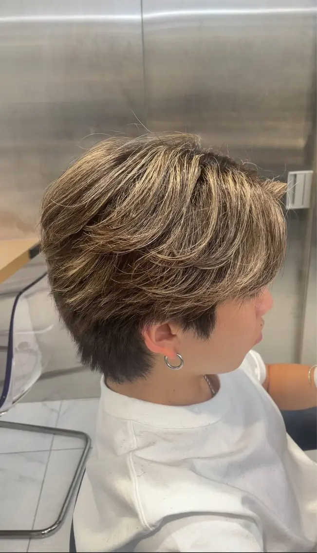 カラー メンズ フェザーパーマ/ スペインカールのヘアスタイル