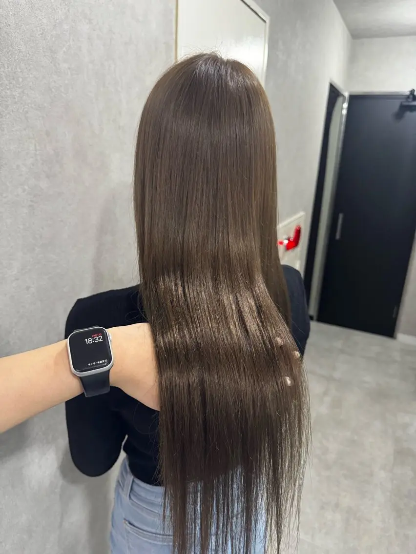 ロング カラー アッシュ アッシュブラウン ベージュカラー 黒髪 ブリーチ ヘアカラー トリートメント 赤み無し柔らかカラー 【梅田】madokaのヘアスタイル