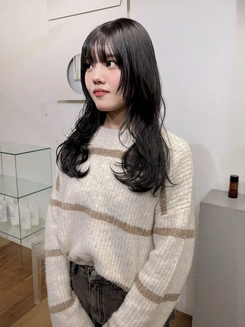 ロング カラー 顔周りカット レイヤーカット 似合わせカット ツヤカラー/和田陽向のヘアスタイル
