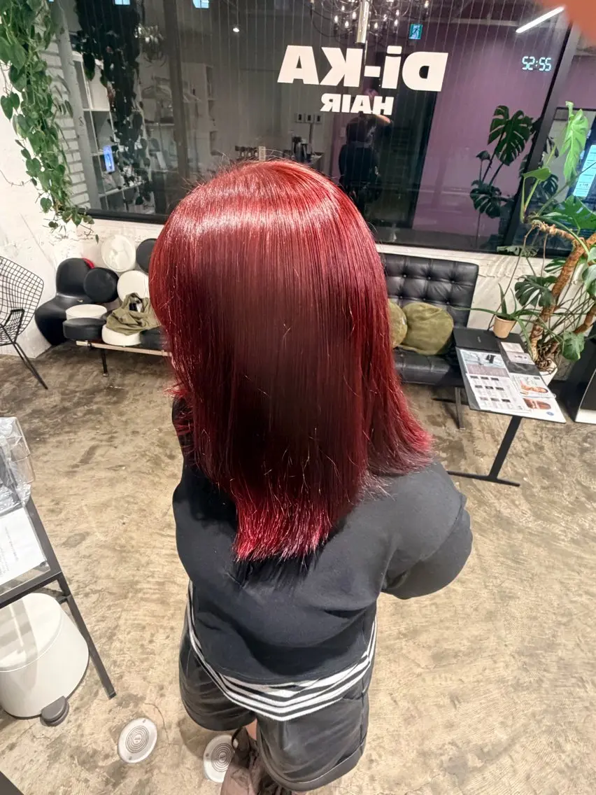 カラー ブリーチ ボルドーカラー ダブルカラー ブリーチなしカラー ヘアカラー 太田 晴希のヘアスタイル