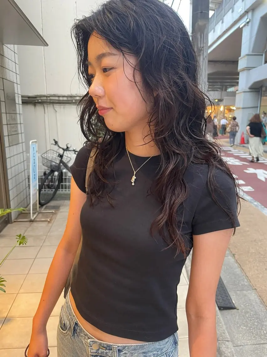 パーマ ニュアンスパーマ🪿 透明感カラー岩波ゆいのヘアスタイル