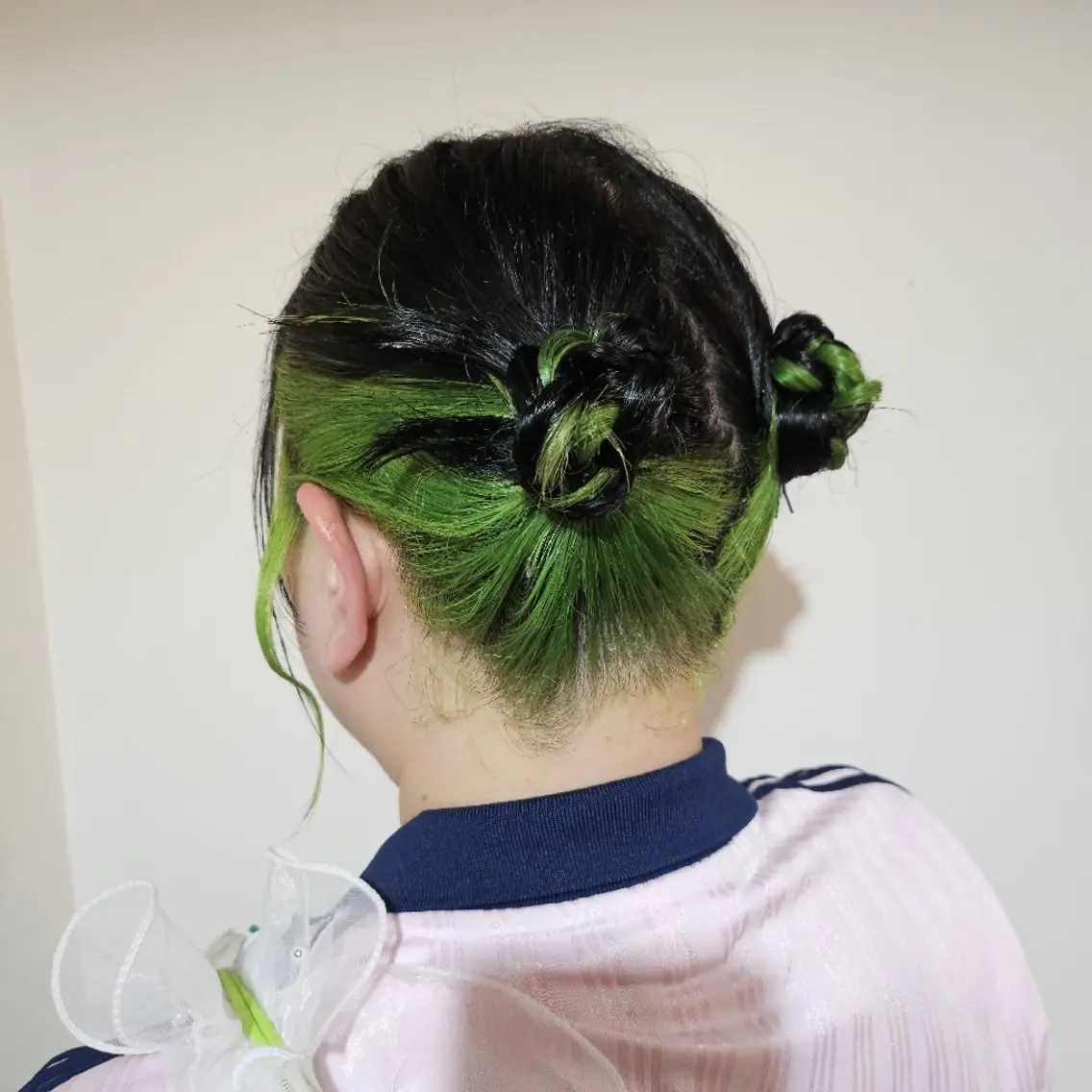 ヘアアレンジ セミロング カラー ブリーチ ケアブリーチ インナーカラー カット ヘアカラー トリートメント 🇰🇷透明感×ハイ トーン🌟tomoのヘアスタイル