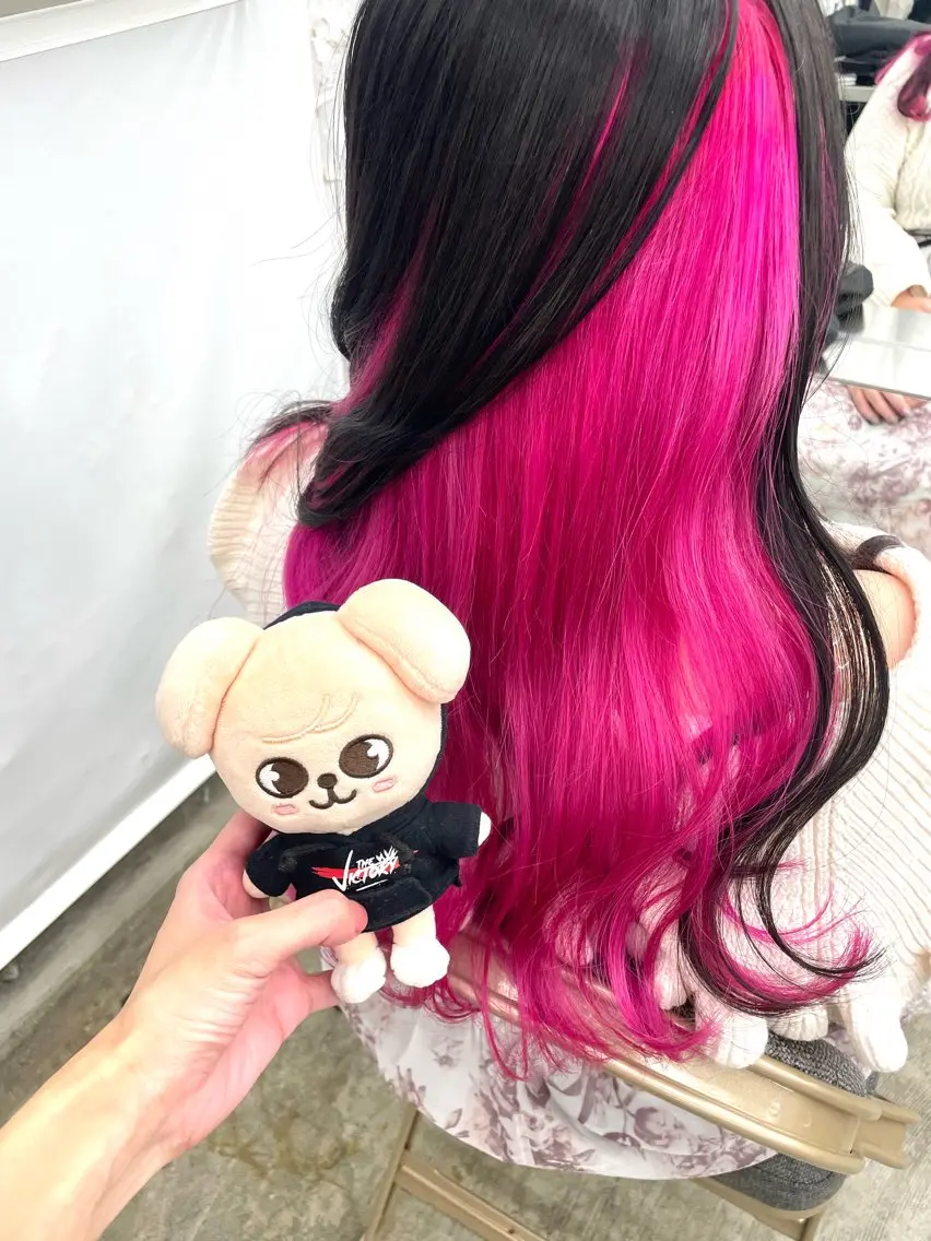 ミディアム カラー インナーカラー 推し ブリーチ  髪質改善のヘアスタイル
