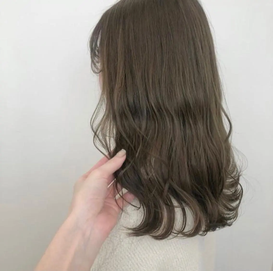 ミディアム カラー GOODDAY ヘアサロンのヘアスタイル