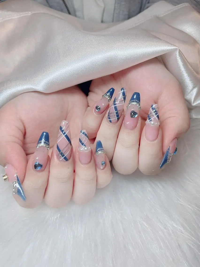 ネイル ハンドネイル Queen Nail Salonのネイルデザイン