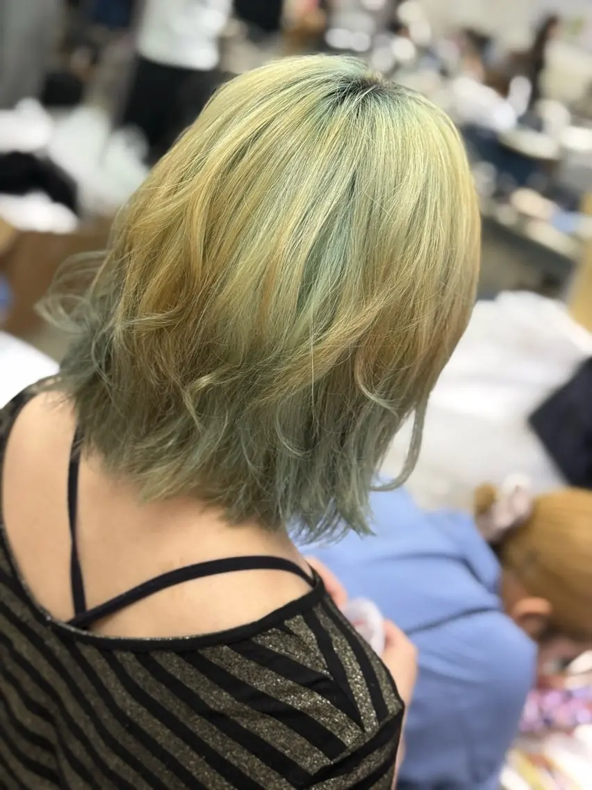 【U26】☘️ブリーチリタッチ(ケアブリーチ使用)+ワンカラーの写真