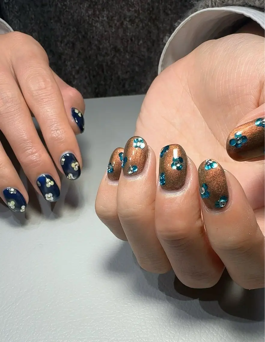 ネイル ホログラムネイル ネイビー 春ネイル 黄色 nailsalon urümのネイルデザイン