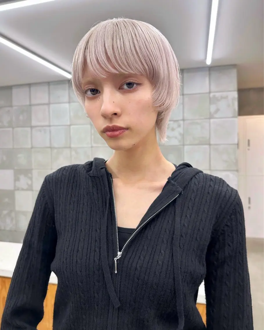 ショート カラー ベージュカラー ブリーチ ブロンド グレージュ ハイトーンカラー カット ヘアカラー パーマ /レイヤー 榛地渉馬 /矢場町のヘアスタイル