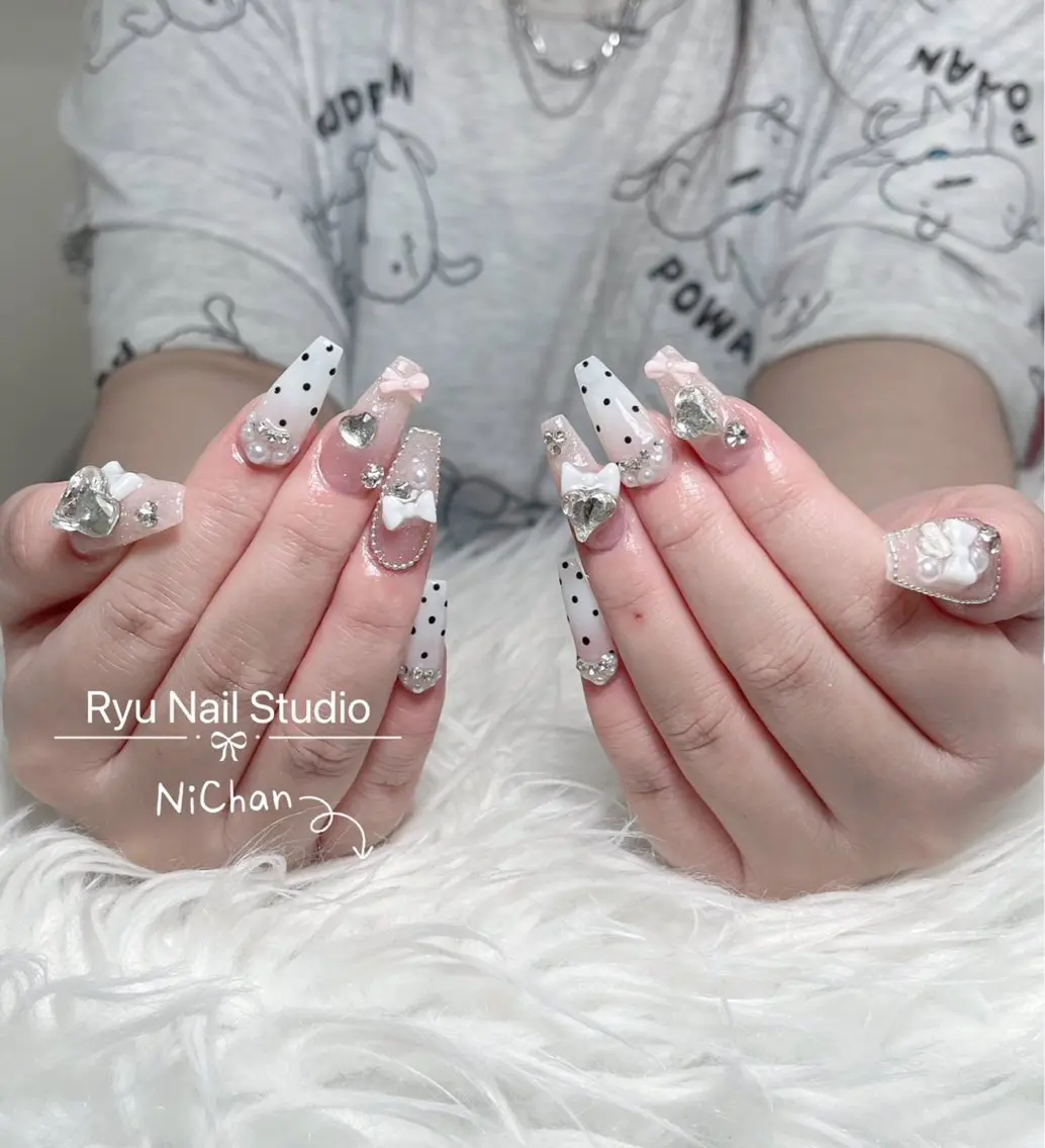 ネイル アートネイル ジェルネイル マグネットネイル ニュアンスネイル シンプルネイル ハンドネイル Ryu Nail NekoChanのネイルデザイン