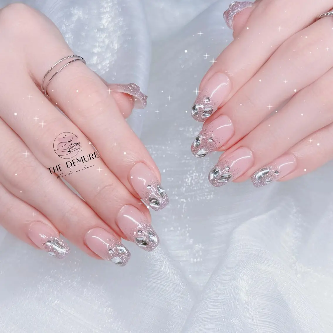 ネイル アートネイル フットネイル 韓国ネイル マグネットネイル オフィスネイル ハンドネイル ハンドケア NailDemure 【銀座店】のネイルデザイン