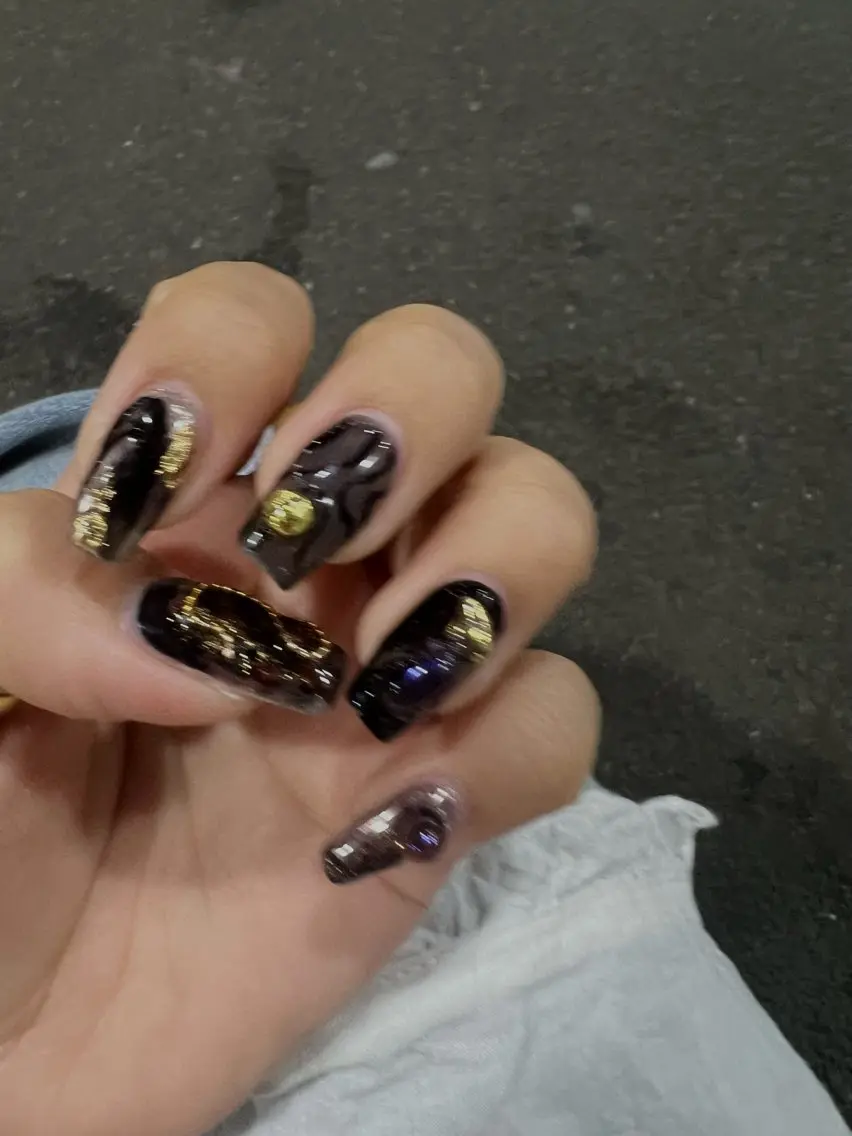 ネイル ジェルネイル ゴールド マグネットネイル ニュアンスネイル パラジェル ハンドネイル ハンドケア Bana_ Nailのネイルデザイン
