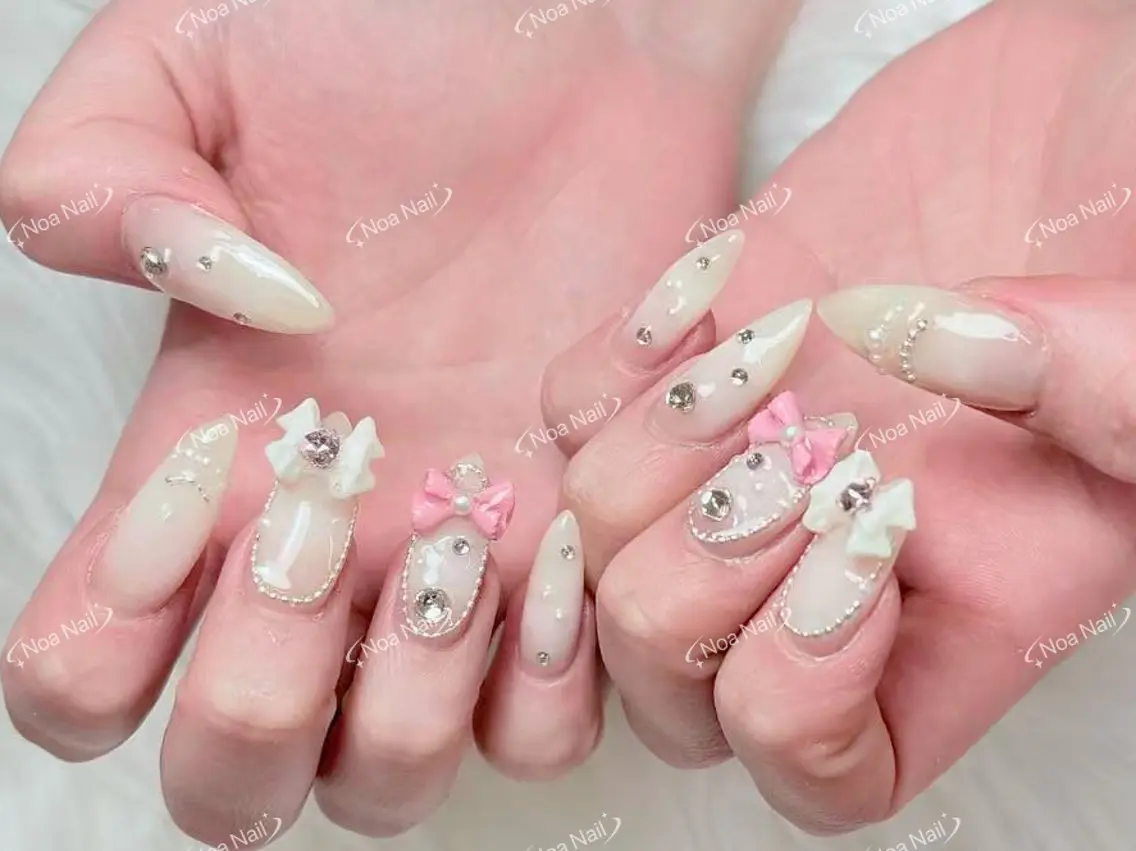 ネイル フレンチネイル グラデーション 韓国ネイル マグネットネイル 持ち込み ハンドネイル Noa Nailのネイルデザイン