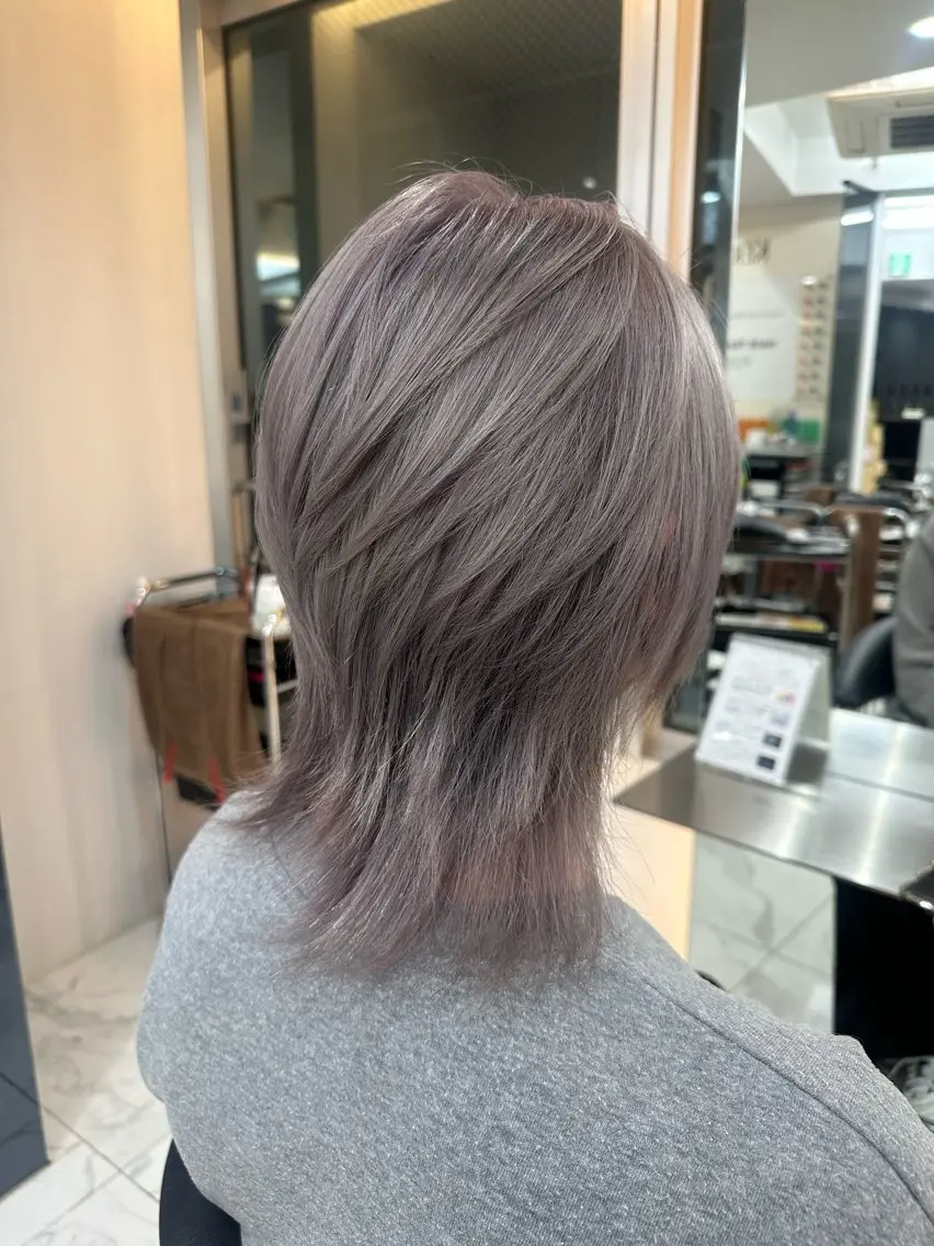 ショート カラー メンズ メンズウルフカット グレージュ トリートメント ウルフカット ヘアカラー トリートメント 【Lapis 渋谷本店】りかのヘアスタイル