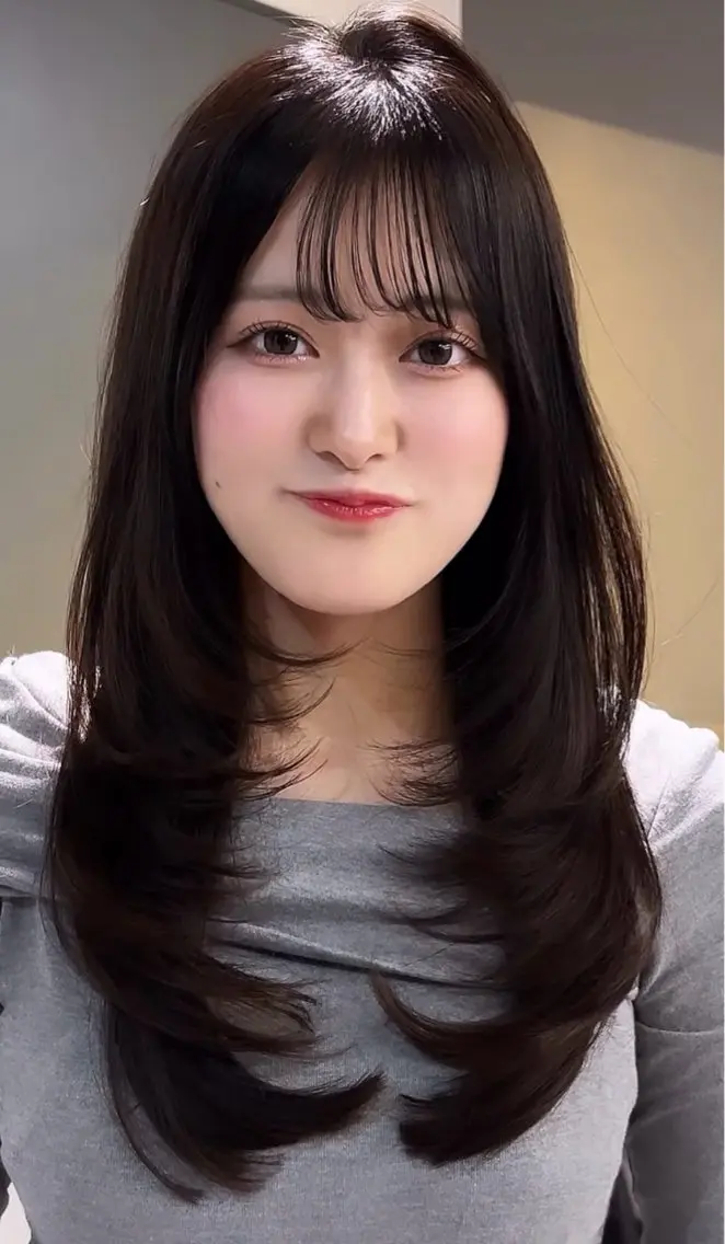 ロング 真下 瑞歩のヘアスタイル