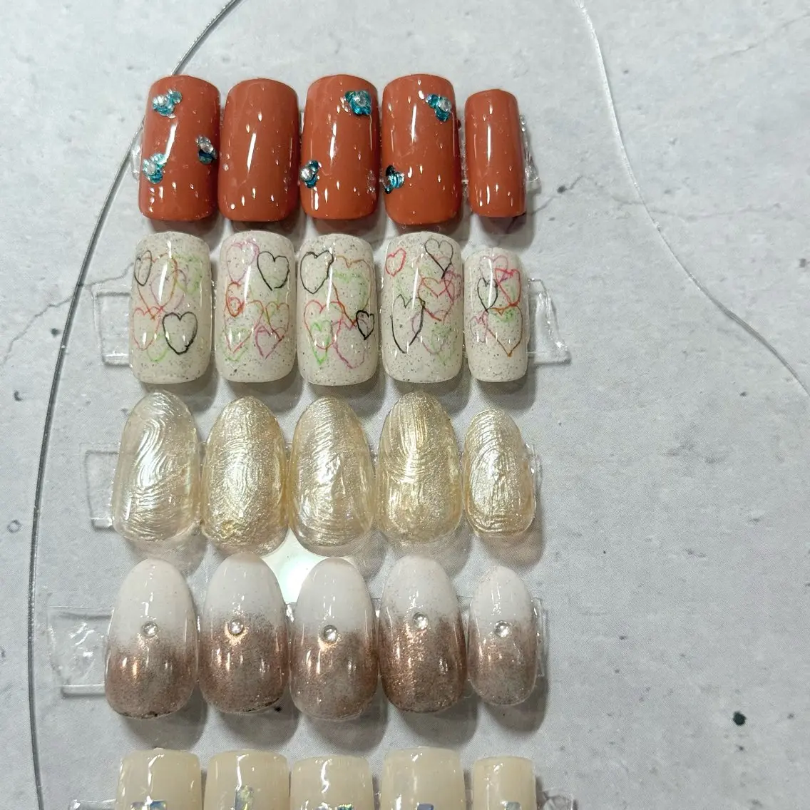ネイル ハンドネイル chika .のネイルデザイン