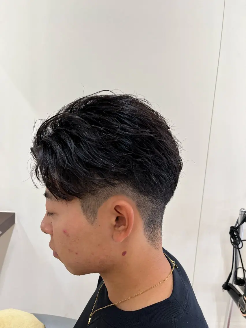 ショート メンズ センターパート 刈り上げ 🧊メンズ特化🧊 高木航希のヘアスタイル