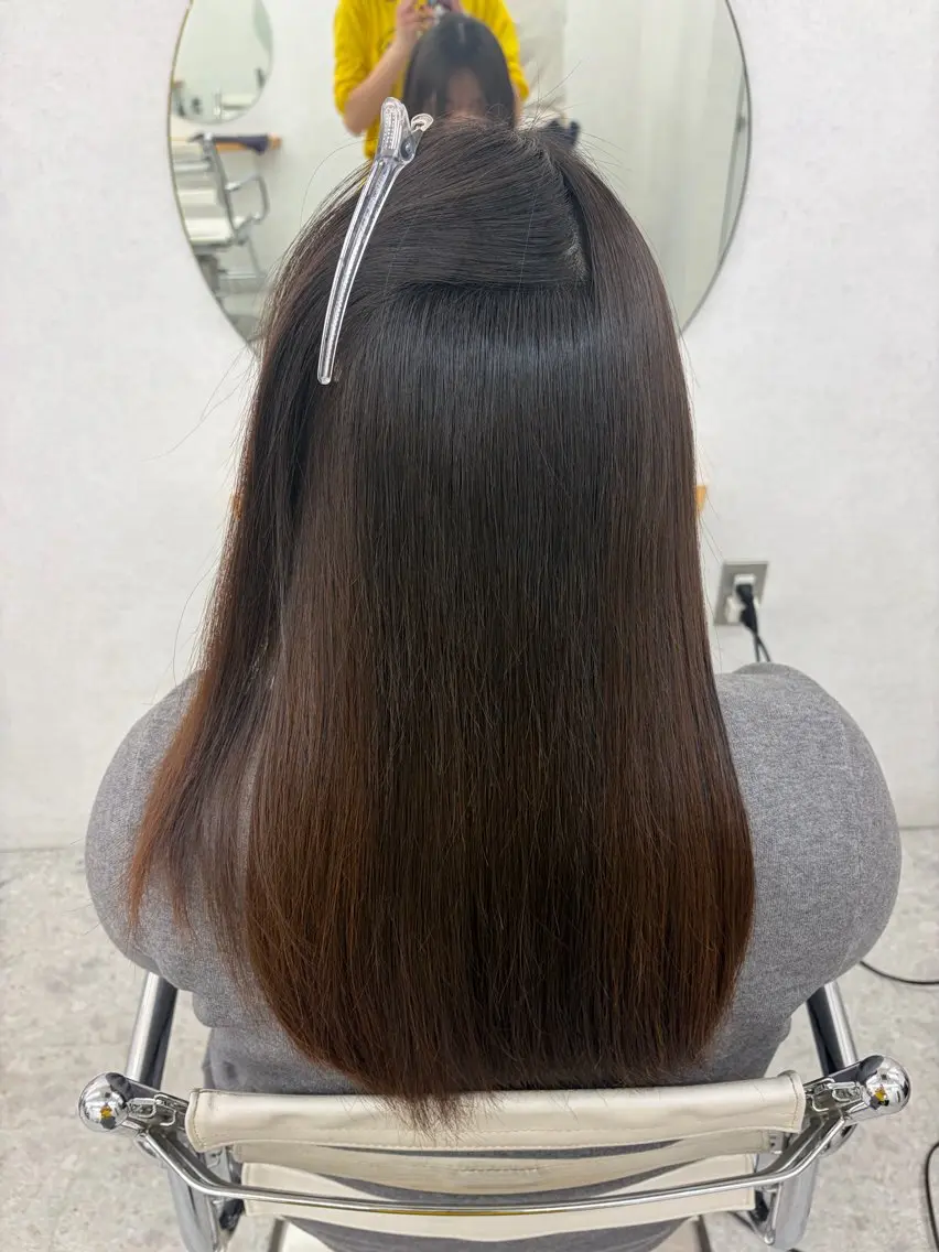 セミロング 縮毛矯正 まろやかベージュ🤎 艶カラー🔔リンのヘアスタイル