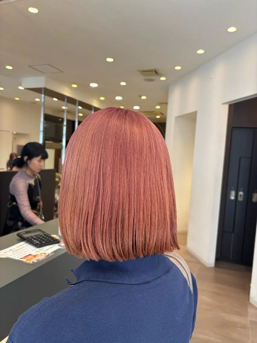 ミディアム カット ヘアカラー 岩岡 つなみのヘアスタイル