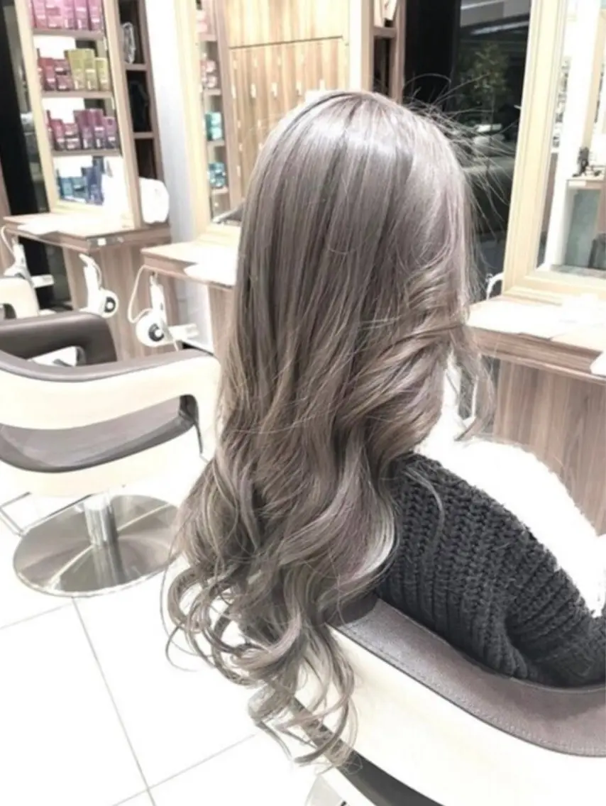 ロング カラー ブリーチ グレージュ 髪質改善 カット ヘアカラー トリートメント 💎縮毛矯正💎 髪質改善・店長 伊藤のヘアスタイル