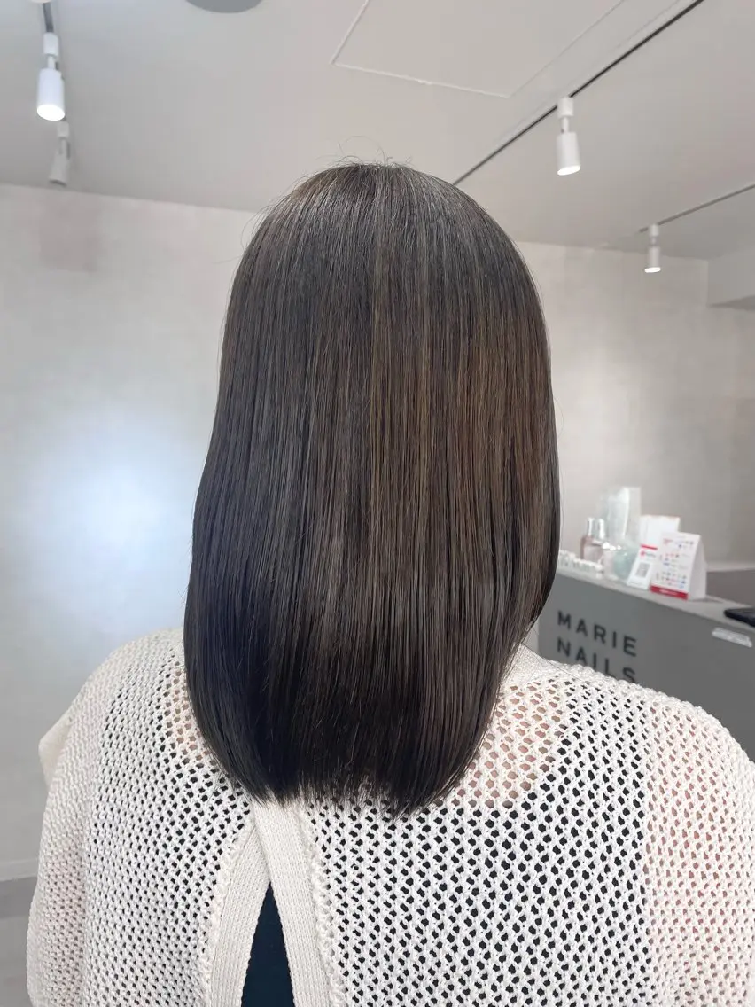 ミディアム カラー 蓮 華のヘアスタイル