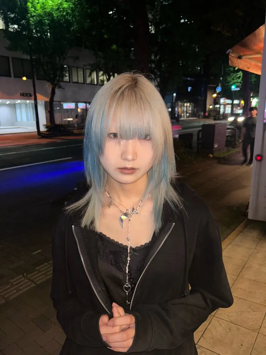 セミロング カラー ヘアカラー ツボイ マホのヘアスタイル