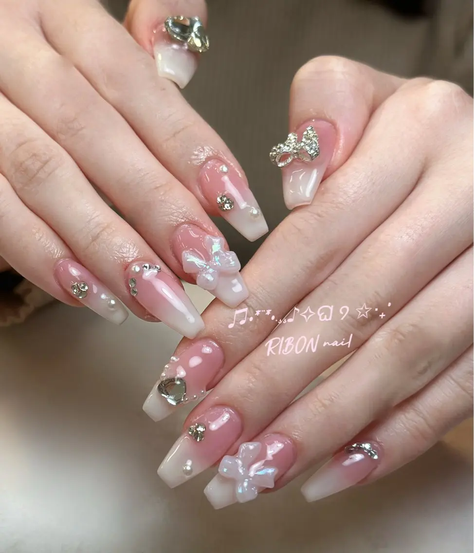 ネイル アートネイル 成人式 長さ出し キラキラネイル ロングネイル RIBON nail 高田馬場のネイルデザイン